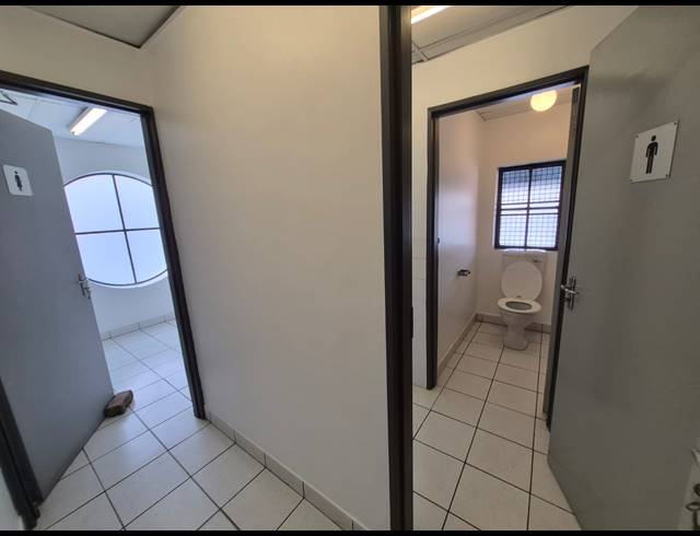 1,111M² WAREHOUSE TO LET IN PAARDEN EILAND